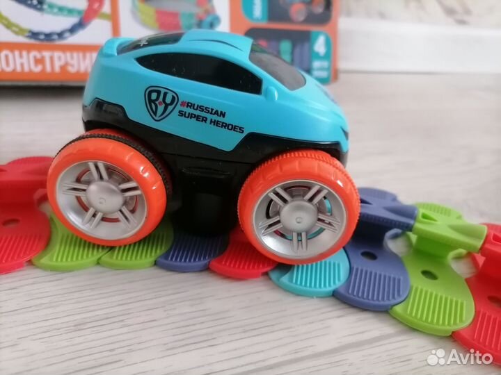 Гибкий трек с машинкой на батарейках