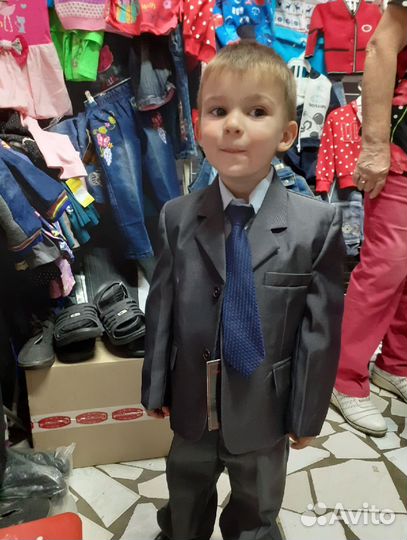 Костюм (Четвёрка) для мальчика новый
