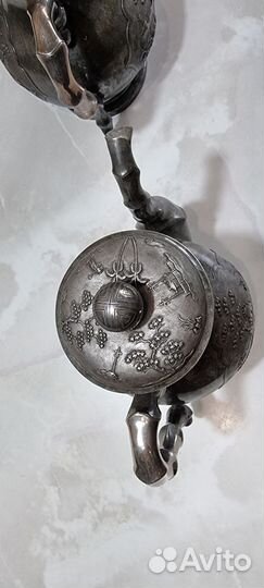 Серебряные кувшины