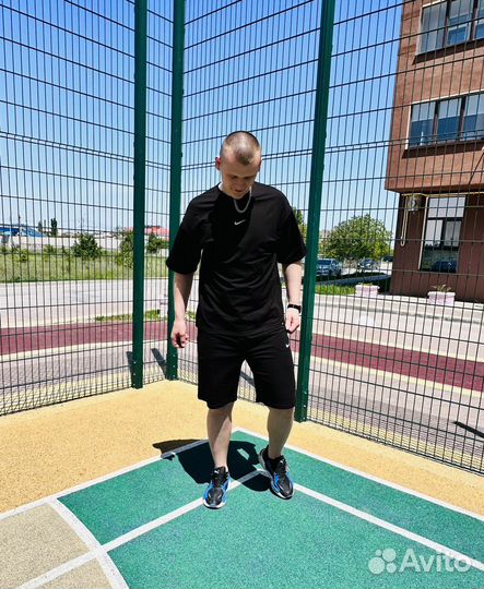 Летний костюм Nike (шорты + футболка)