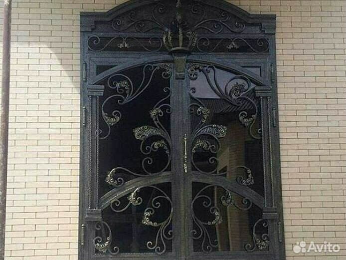 Кованая дверь входная