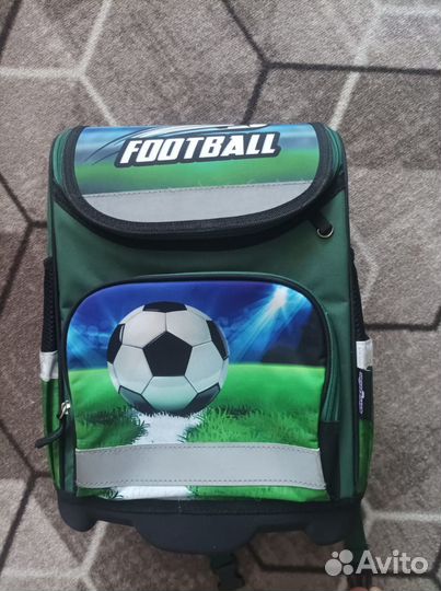 Рюкзак школьный