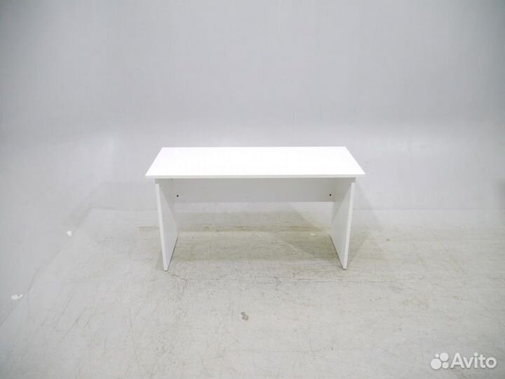 Письменный стол белый
