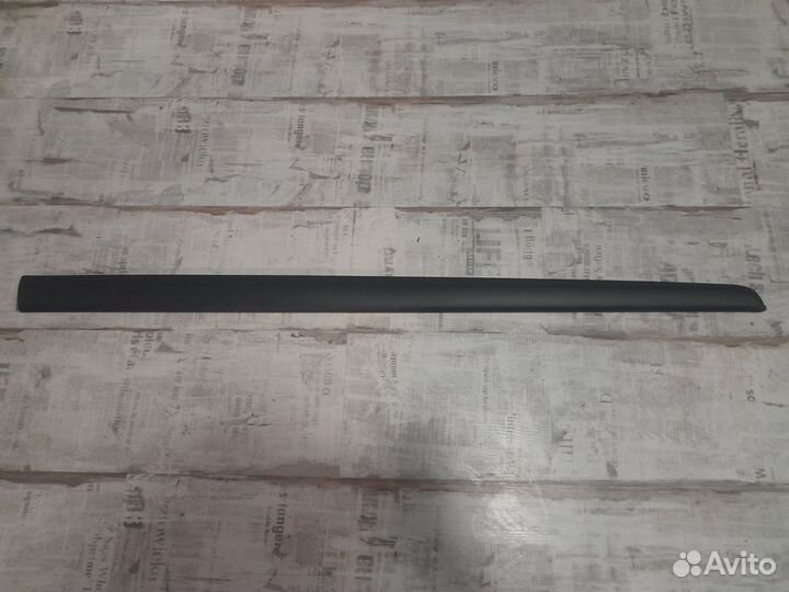 Молдинг передней левой двери nissan note (E11)