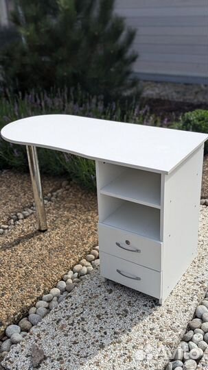 Маникюрный стол складной бу