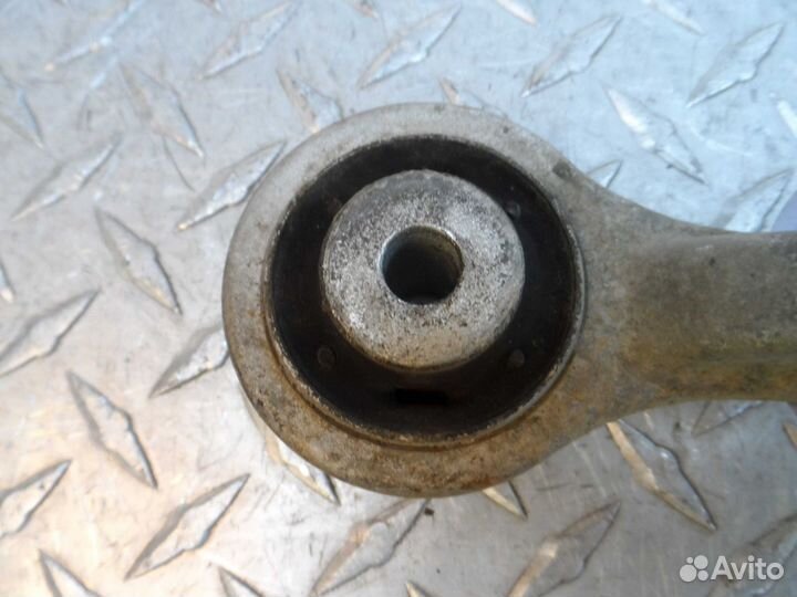 Рычаг передний правый верхний Audi A8 D3