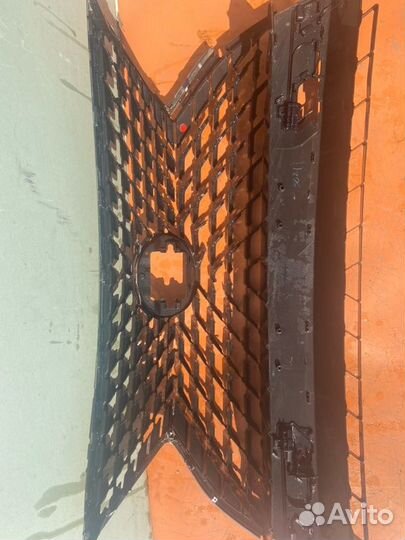 Решетка в бампер передняя Lexus Rx