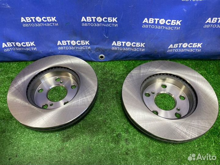 Тормозной диск передний Toyota Auris ZZE150
