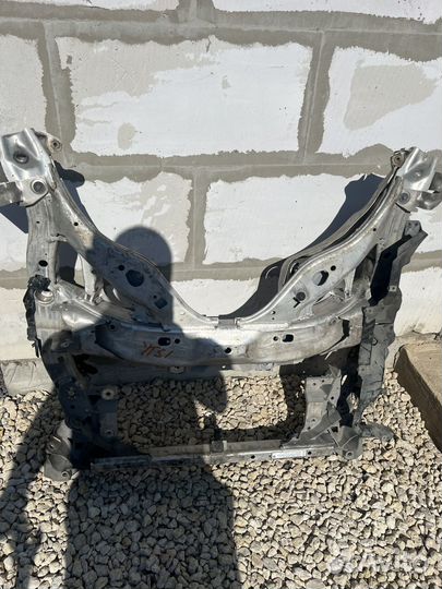 Подрамник передний бмв ф10