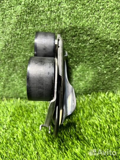 Натяжитель ремня Мерседес M264. W213. W205