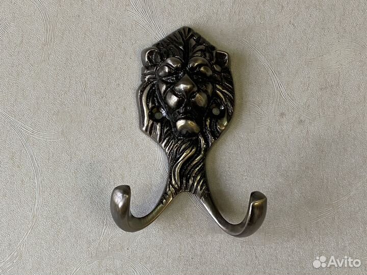 Крючок настенный Лев Старое Серебро