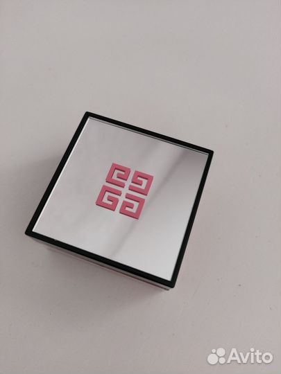 Givenchy румяна