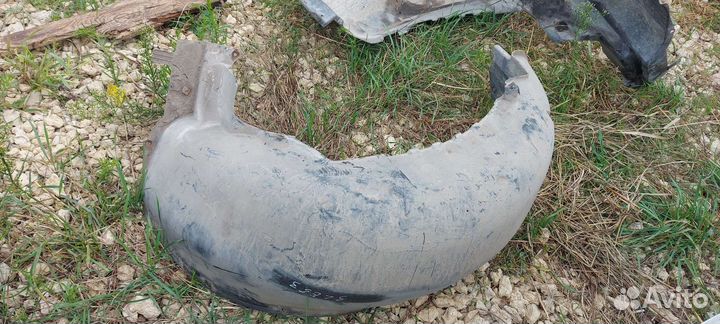 Подкрылок задний бмв е53