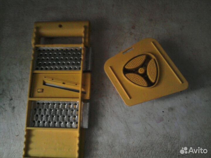 Тёрки для овощей красная и жёлтая