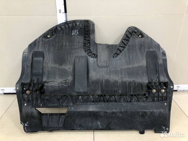 Пыльник двигателя центральный Volkswagen Polo Sed