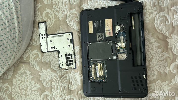 Разбитый ноутбук Packard bell на запчасти