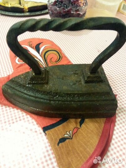 Утюг чугунный старинный