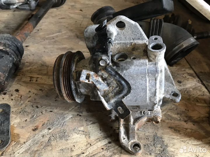 Компрессор кондиционера Субару Outback 2003-2009