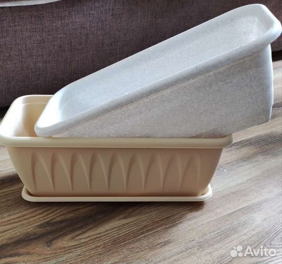 Кашпо балконное