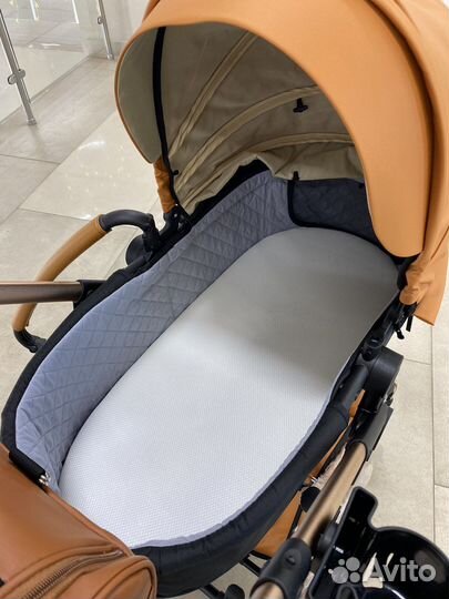 Коляска для новорожденного Luxmom 608-2