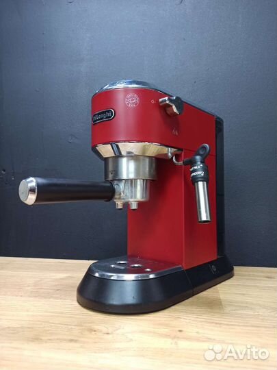 Кофеварка кофемашина рожковая delonghi ec 685