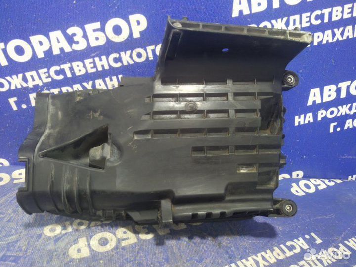 Корпус воздушного фильтра Mercedes-Benz W211