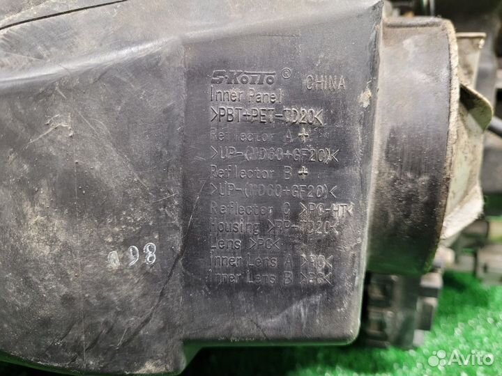 Фара правая Nissan Teana J32