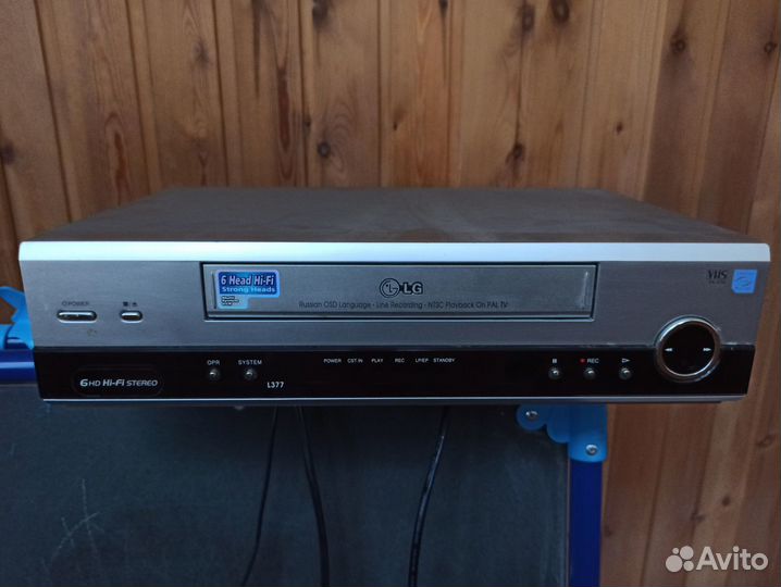 Продается видеомагнитофон LG