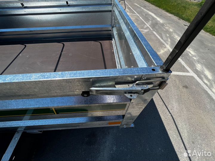 Прицеп на легковой автомобиль