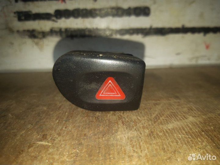 Кнопка аварийной сигнализации Chevrolet Niva