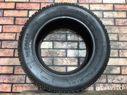 Yokohama Ice Guard Stud IG55 215/60 R16
