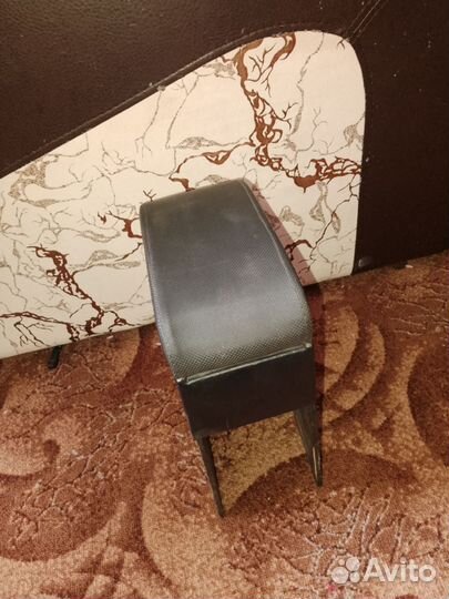 Подлокотник для авто