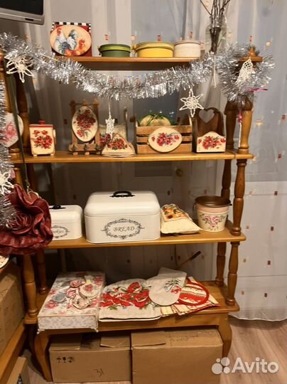 Этажерка в стиле прованс из массива/полки