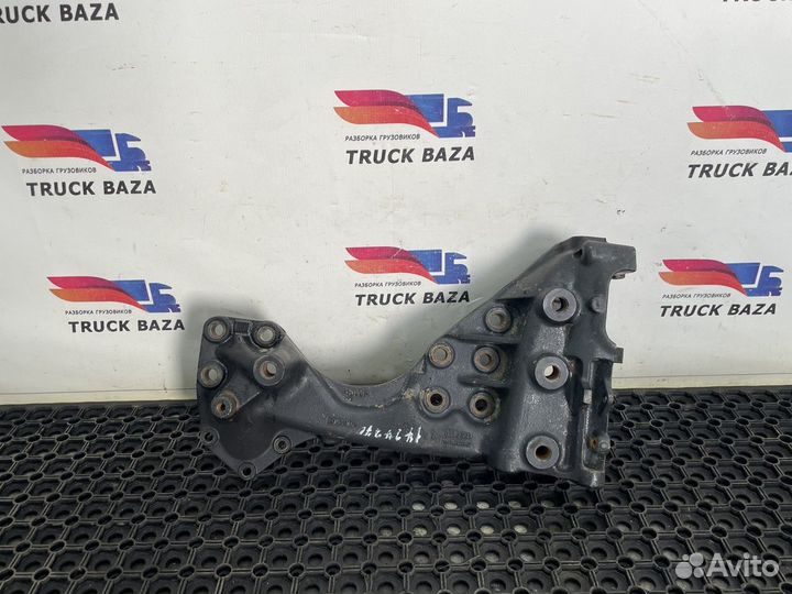 1727270 Кронштейн переднего бампера левый