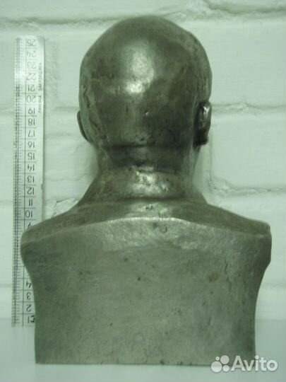 Бюст Ленина