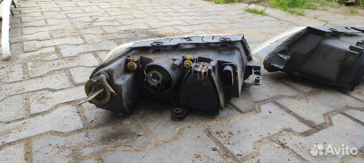 Передняя левая фара Пассат Б5+