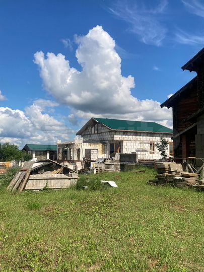 Дом 1060 м² на участке 30 сот.