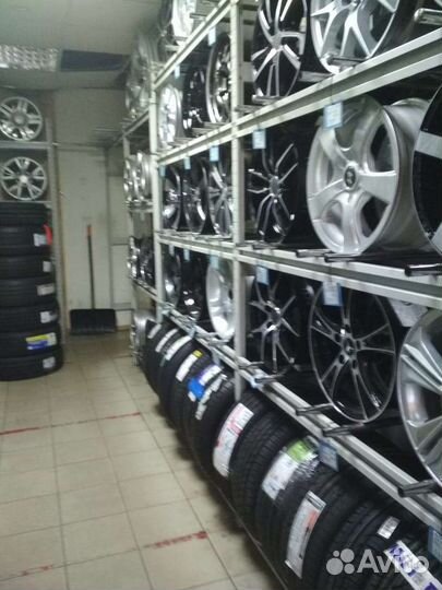 Nokian Tyres Hakkapeliitta 7 215/65 R16 100H