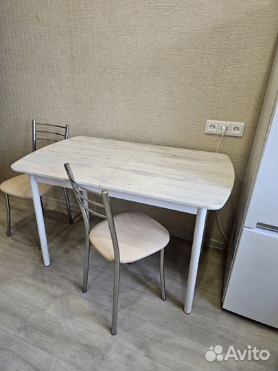 Продам стол со стульями
