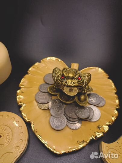 Статуэтки фен шуй. Денежная жаба