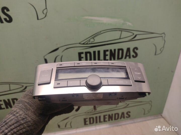 Блок управления климат-контролем Toyota Avensis 2