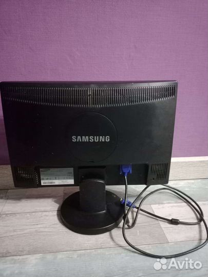 Монитор Samsung