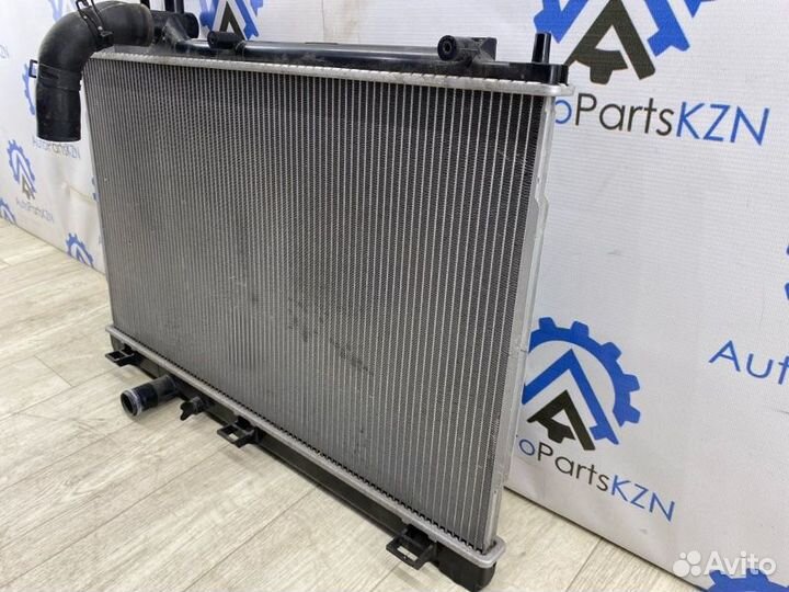 Радиатор охлаждения двигателя Mitsubishi Outlander