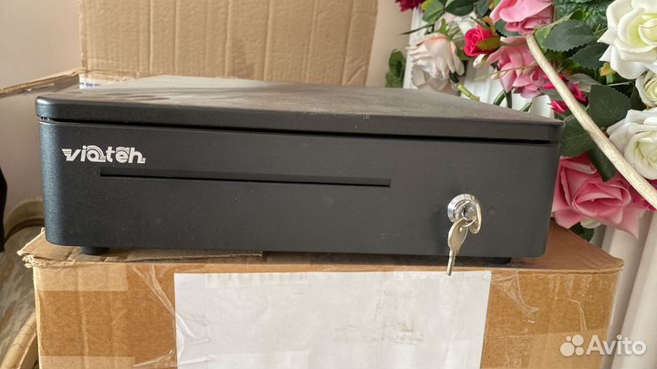 Сейф металлический небольшой