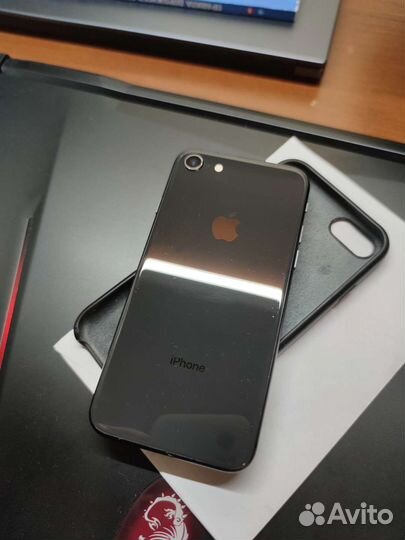 Телефон iPhone 8 64 gb