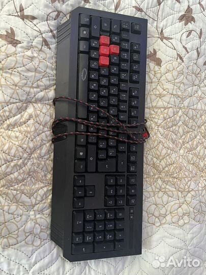 Игровая клавиатура Bloody B120