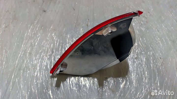 Левый катафот бампера Nissan Terrano