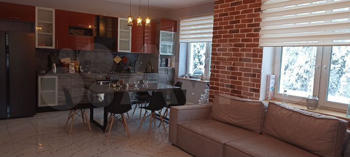 Дом 200 м² на участке 12 сот.