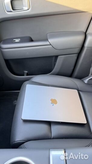 Macbook pro 14 m2 pro 16 512