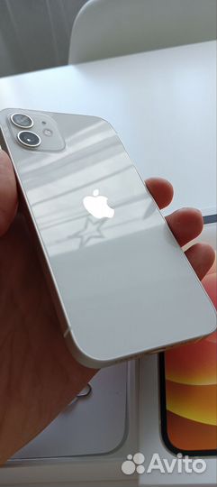 iPhone 12, 64 ГБ